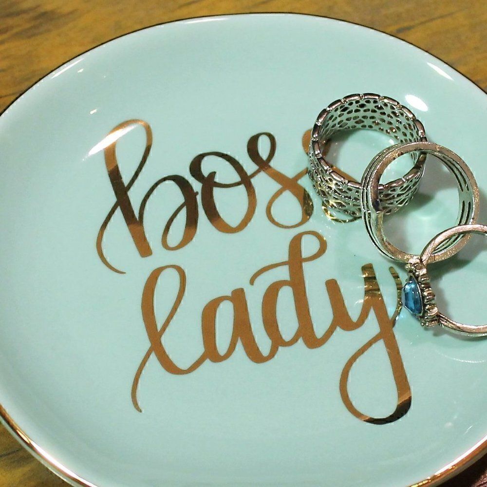 𝅺nwt Boss Lady Trinket Dish - Picture 2 of 2